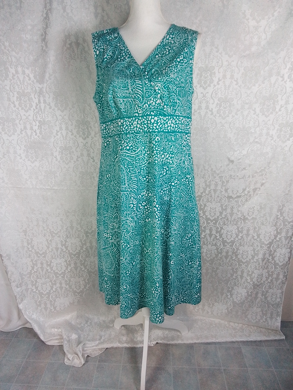 croft & barrow green and white print V-neck midi cotton dress size 14